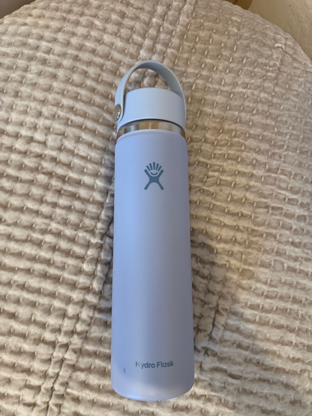Hydro Flask 24 oz. Wide Mouth Bottle with Flex Straw - Picture 2 of 10